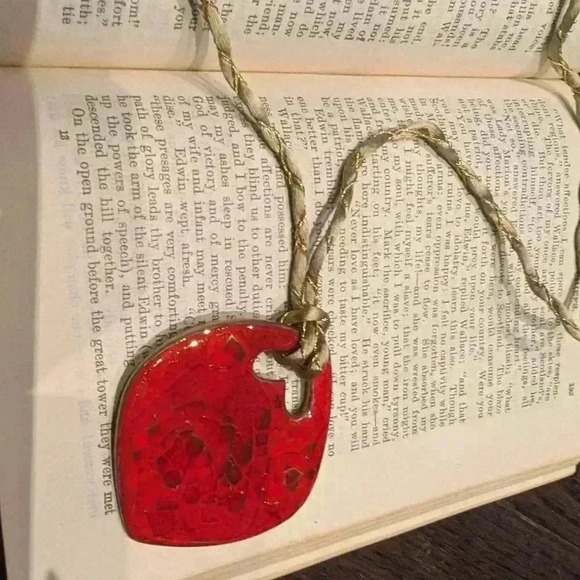 Vintage gold and  red necklace - Picture 7 of 8